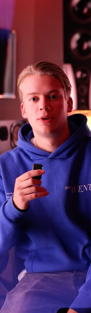 Jules-thumbnail-video